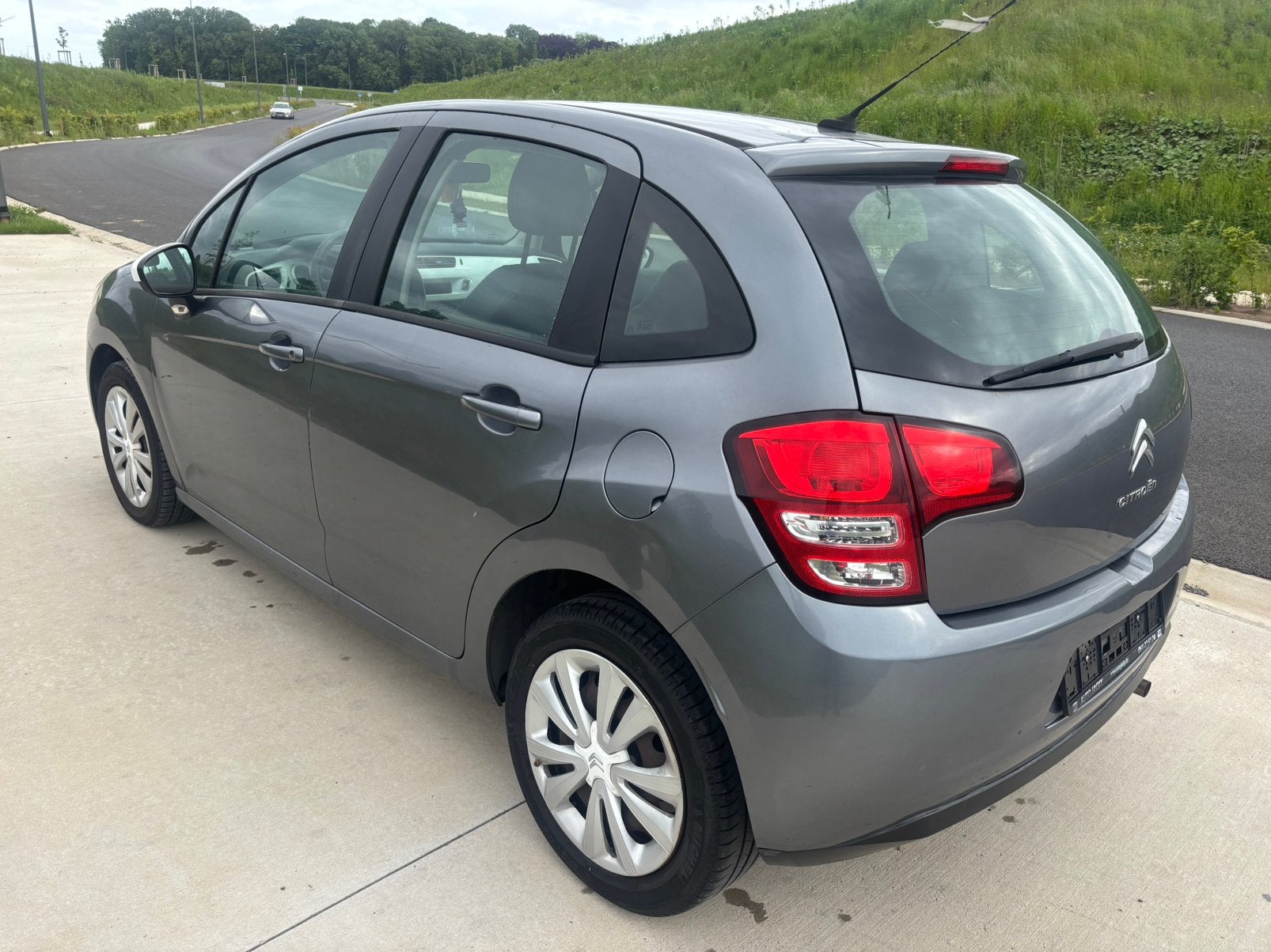 Citroen C3 1.1i Attraction 2012 EURO 5 85000kM, Autos, Capteur de lumière, Entreprise, Boîte manuelle, Noir