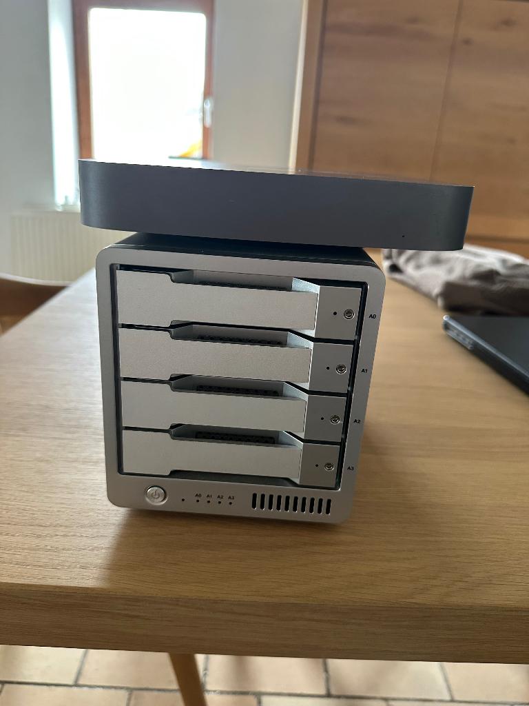 Mac mini i5 uit 2018 met Caldigit T4 RAID Thunderbolt 3 24TB, Computers en Software, Apple Desktops, 24 TB, Ophalen of Verzenden