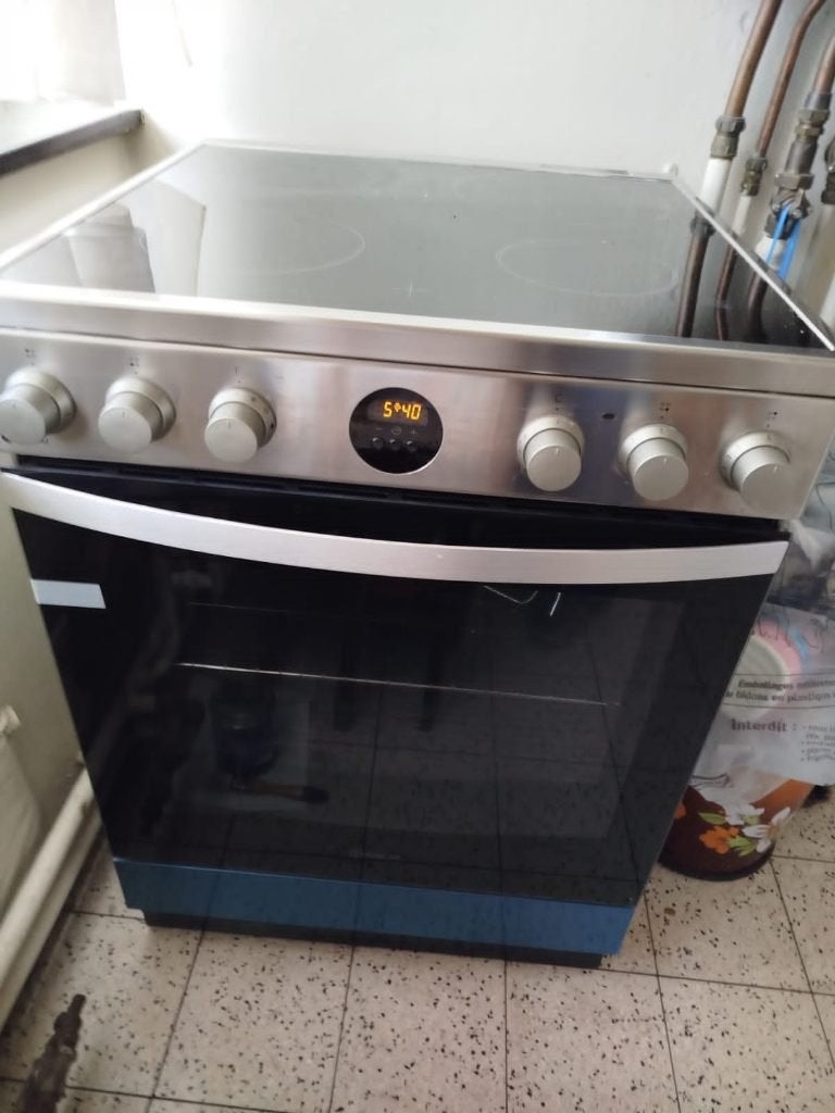 Cuisinière Schott vitrocéramique, Electroménager, 85 à 90 cm, 4 zones de cuisson, Céramique, Comme neuf