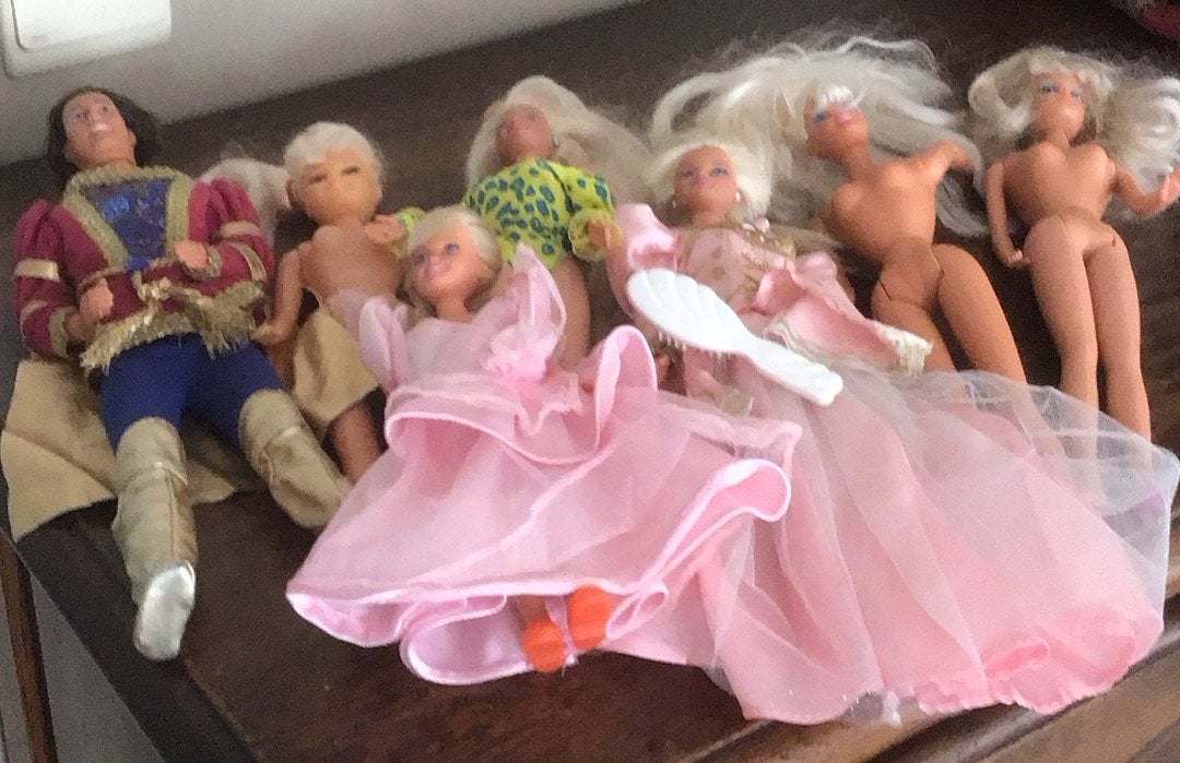 Barbie poppen, Ophalen