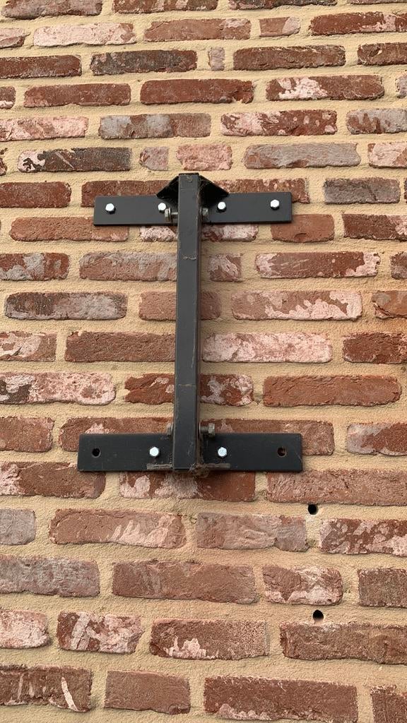 Boxing bag and hanger for wall, Ophalen, Zo goed als nieuw