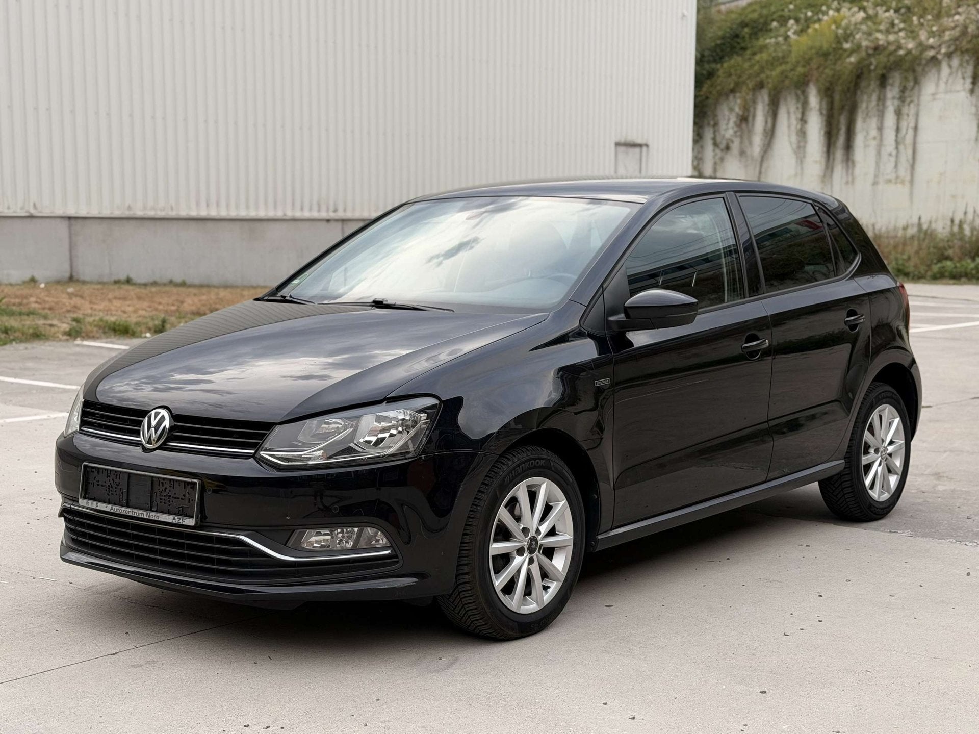 Volkswagen Polo 1.0 LOUNGE ÉDITION • PARK PILOT • GARAN, Stof, Gebruikt, Zwart, Bedrijf