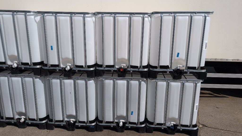 Op=Op: MULTIKORTING: IBC plastic pallet, van voedingsbedrijf, 150 liter of meer, Ophalen, Zo goed als nieuw, Kunststof
