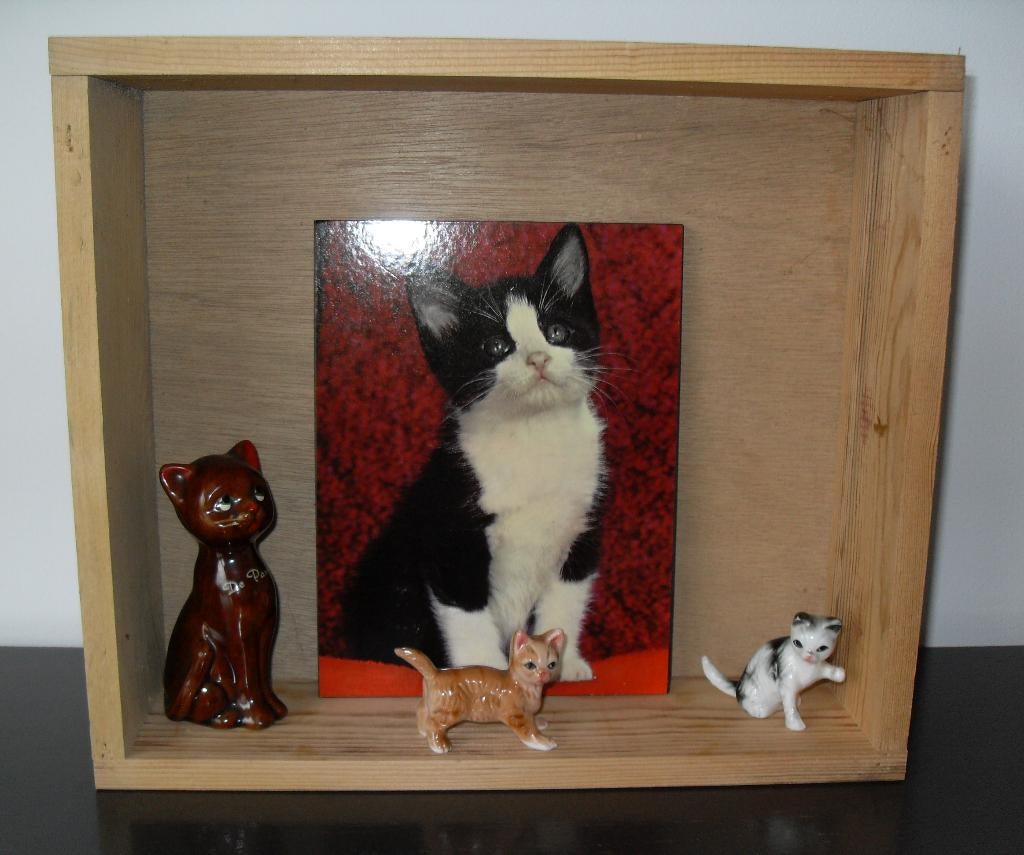 Kattenstandbeelden + poes kader, Huis en Inrichting, Ophalen, Gebruikt, Overige materialen