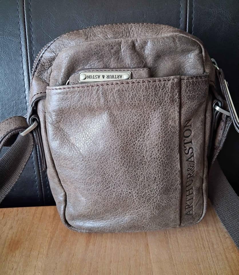 Sacoche bandoulière en cuir Arthur & Aston, Enlèvement ou Envoi, Brun, Autres marques, Cuir
