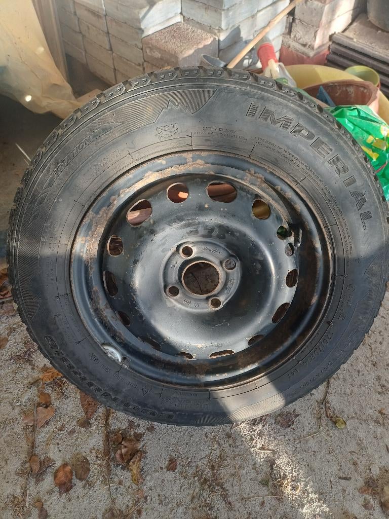 Pneu hiver 175/70 R14 84T, Autos : Pièces & Accessoires, Pneus & Jantes, Pneus et Jantes, Pneus hiver, 14 pouces, 175 mm, Autre