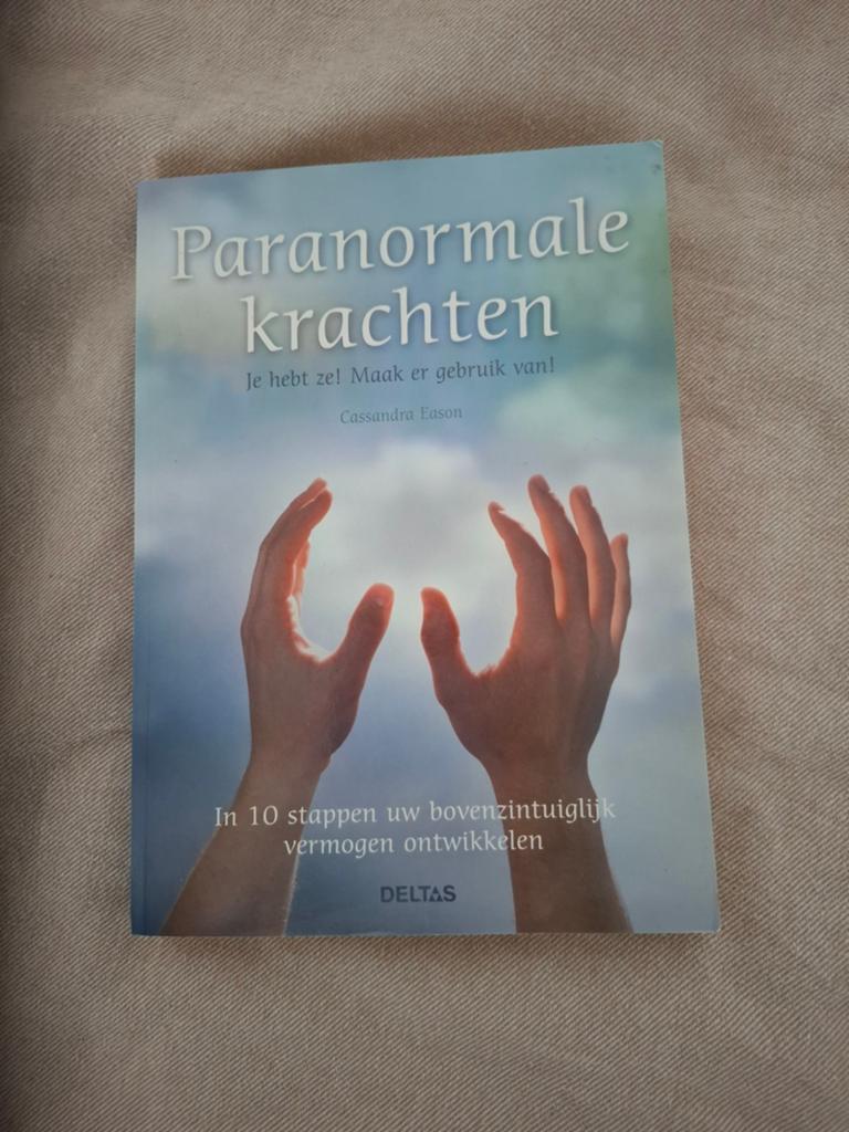 Paranormale krachten van Cassandra Eason., Boeken, Ophalen