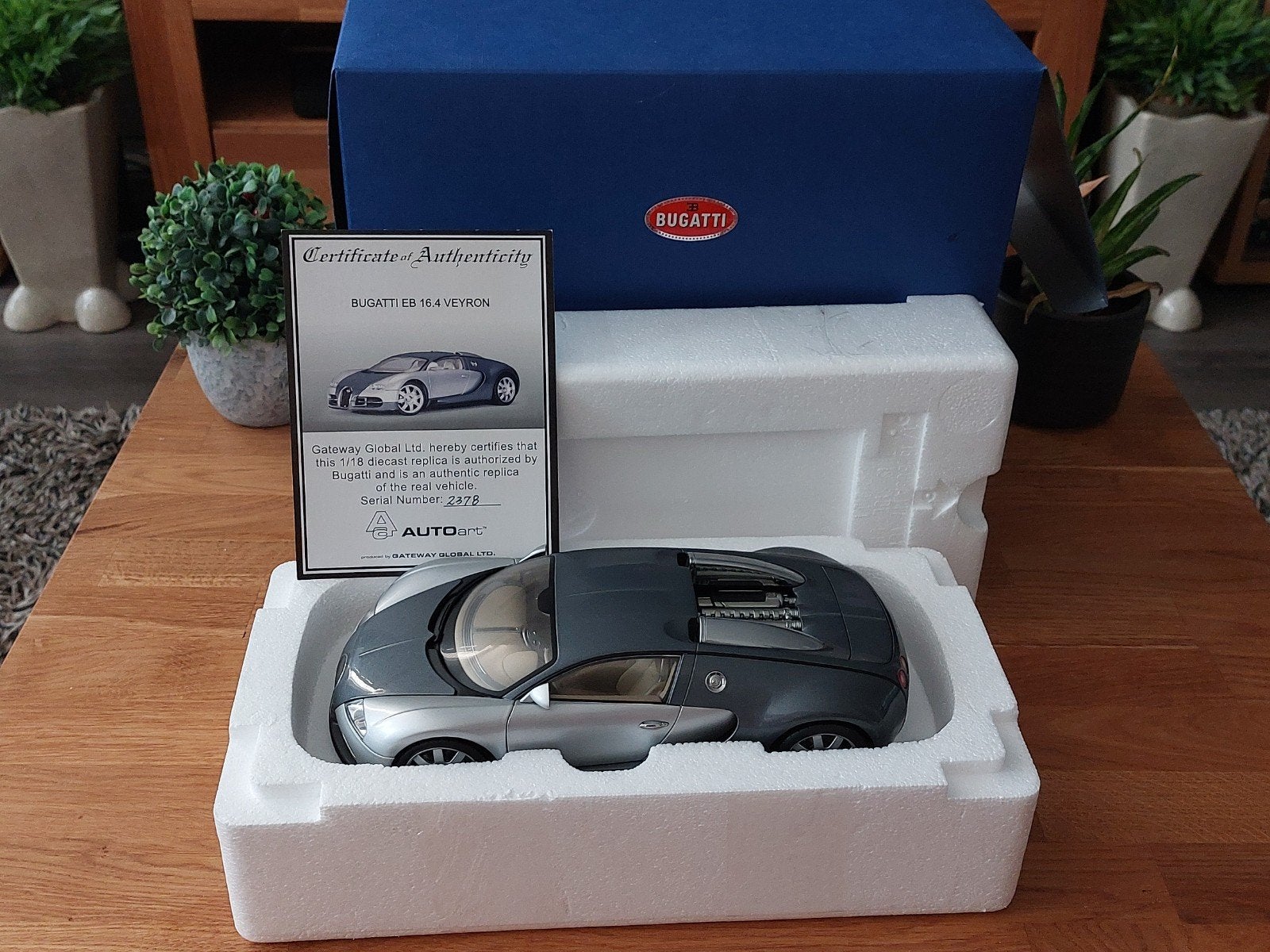 Autoart 70902 1/18 Bugatti EB 16.4 veyron Grey Grey, Hobby en Vrije tijd, Modelauto's | 1:18, Ophalen of Verzenden, Zo goed als nieuw