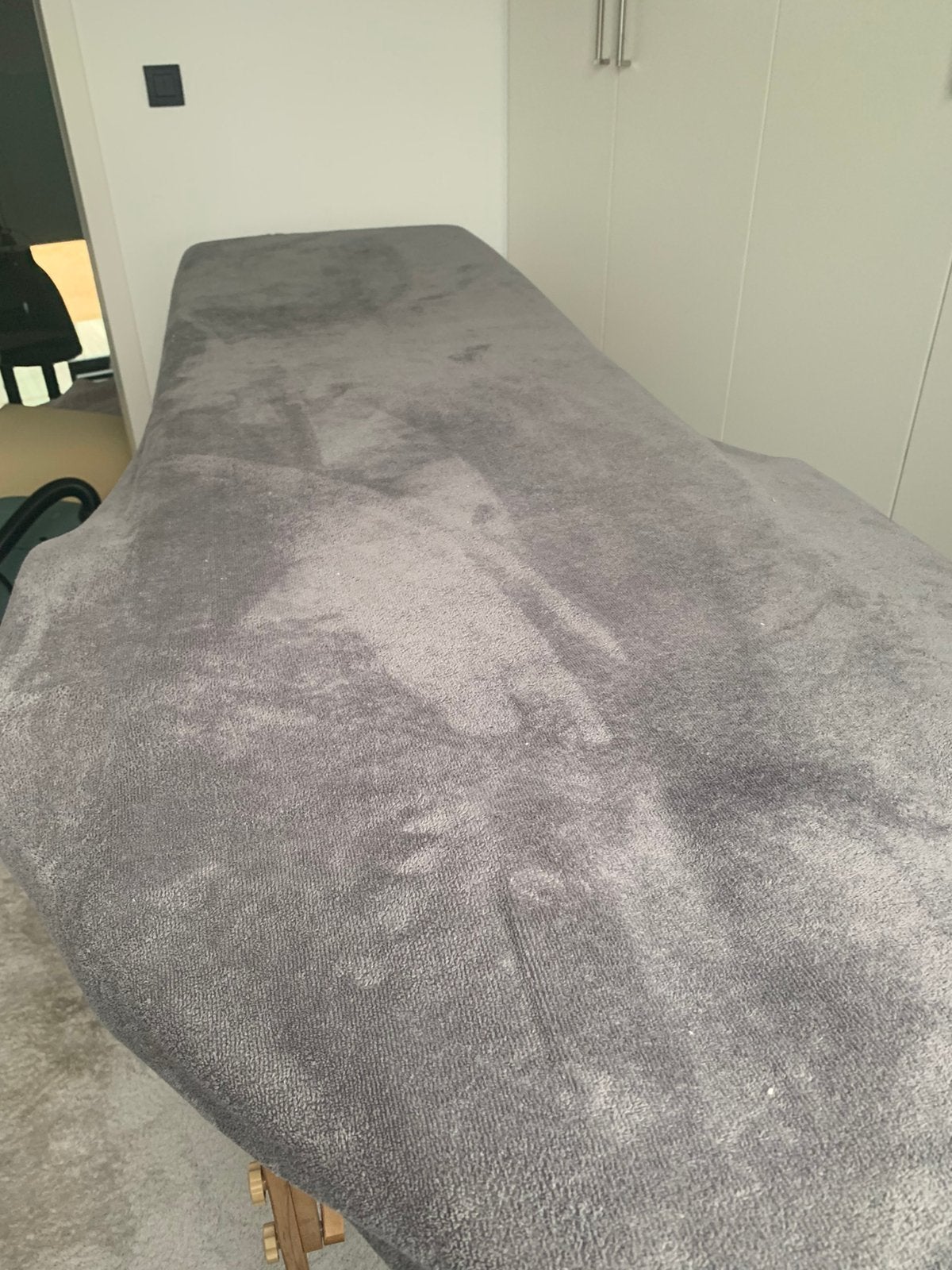 Hoes massagetafel, Sports & Fitness, Produits de massage, Enlèvement ou Envoi, Comme neuf, Table de massage