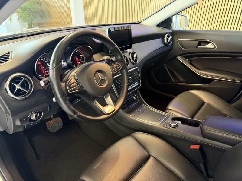 Mercedes-Benz GLA 180 Urban Camera zetelverwarming, Auto's, 122 pk, Overige kleuren, 1595 cc, SUV of Terreinwagen