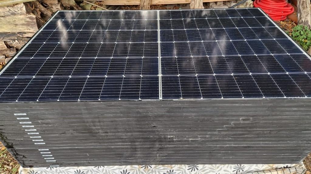 Panneaux photovoltaïques et onduleurs, Bricolage & Construction, Enlèvement, Comme neuf, Système complet, 200 watts-crêtes ou plus