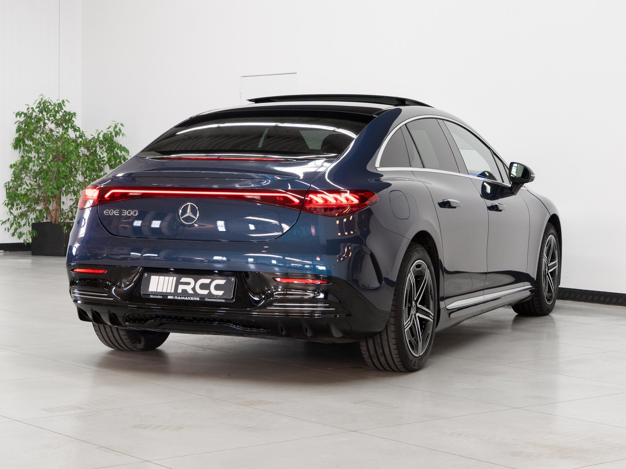 Mercedes-Benz EQE 300 AMG Premium HYPERSCREEN Leder PANORAMA, Autos, Cuir, Achat, 4 portes, Entreprise