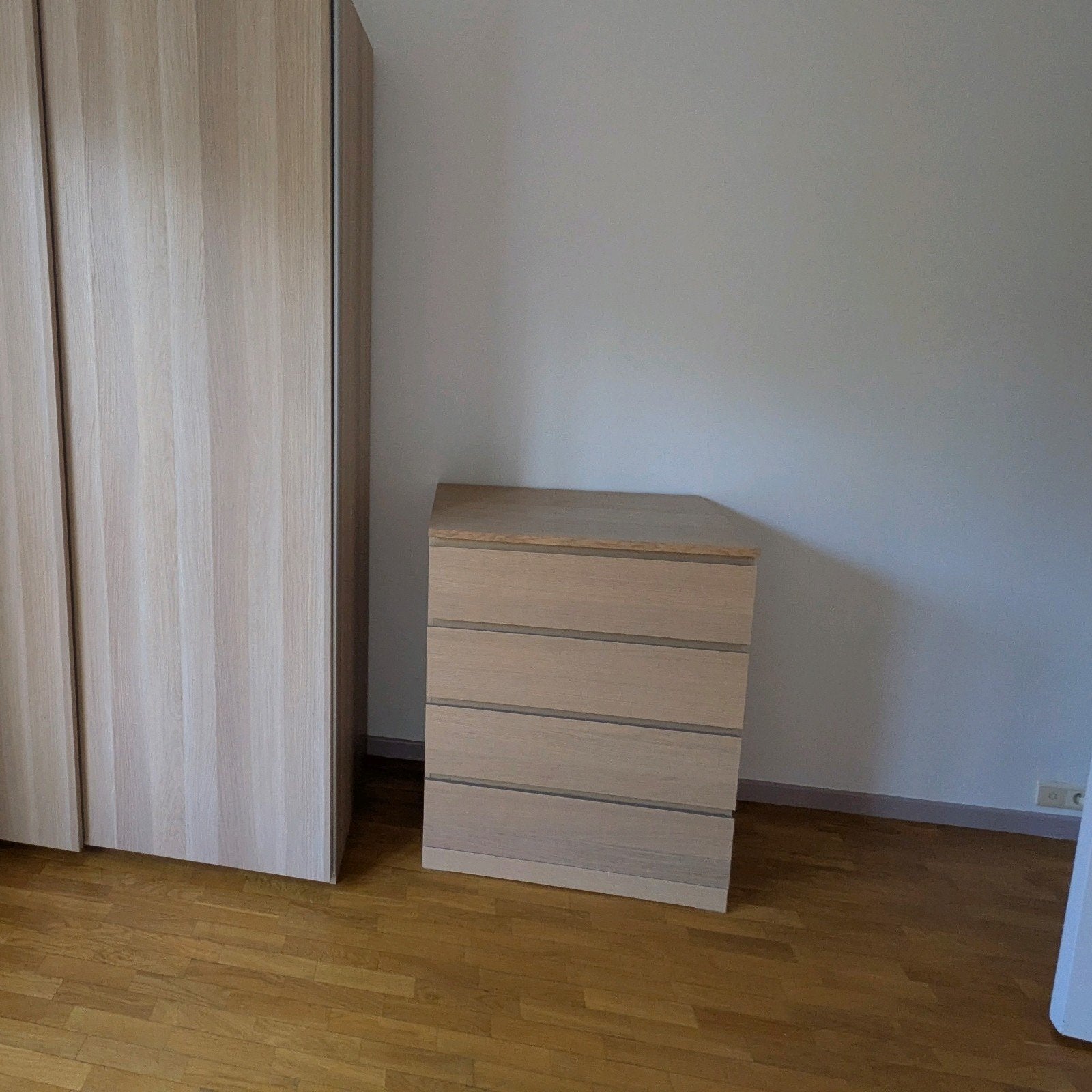 IKEA MALM dressoir met 4 laden, Huis en Inrichting, Ophalen