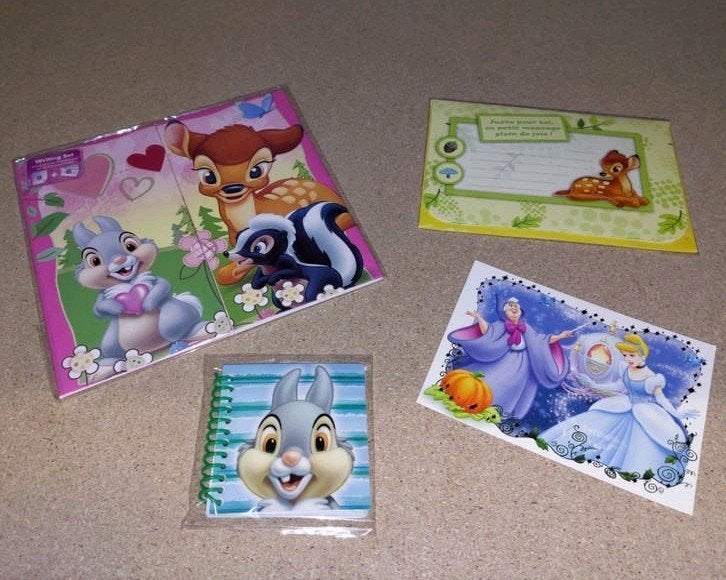 Lot de papeterie DISNEY (Bambi / Cendrillon), Ophalen of Verzenden, Assepoester of Belle, Nieuw, Papier, Kaart of Schrift