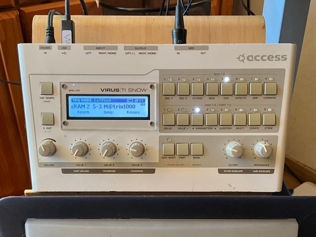 ACCESS VIRUS Snow TI2 (mk2), Musique & Instruments, Modules de son, Enlèvement ou Envoi, Utilisé, Autres marques