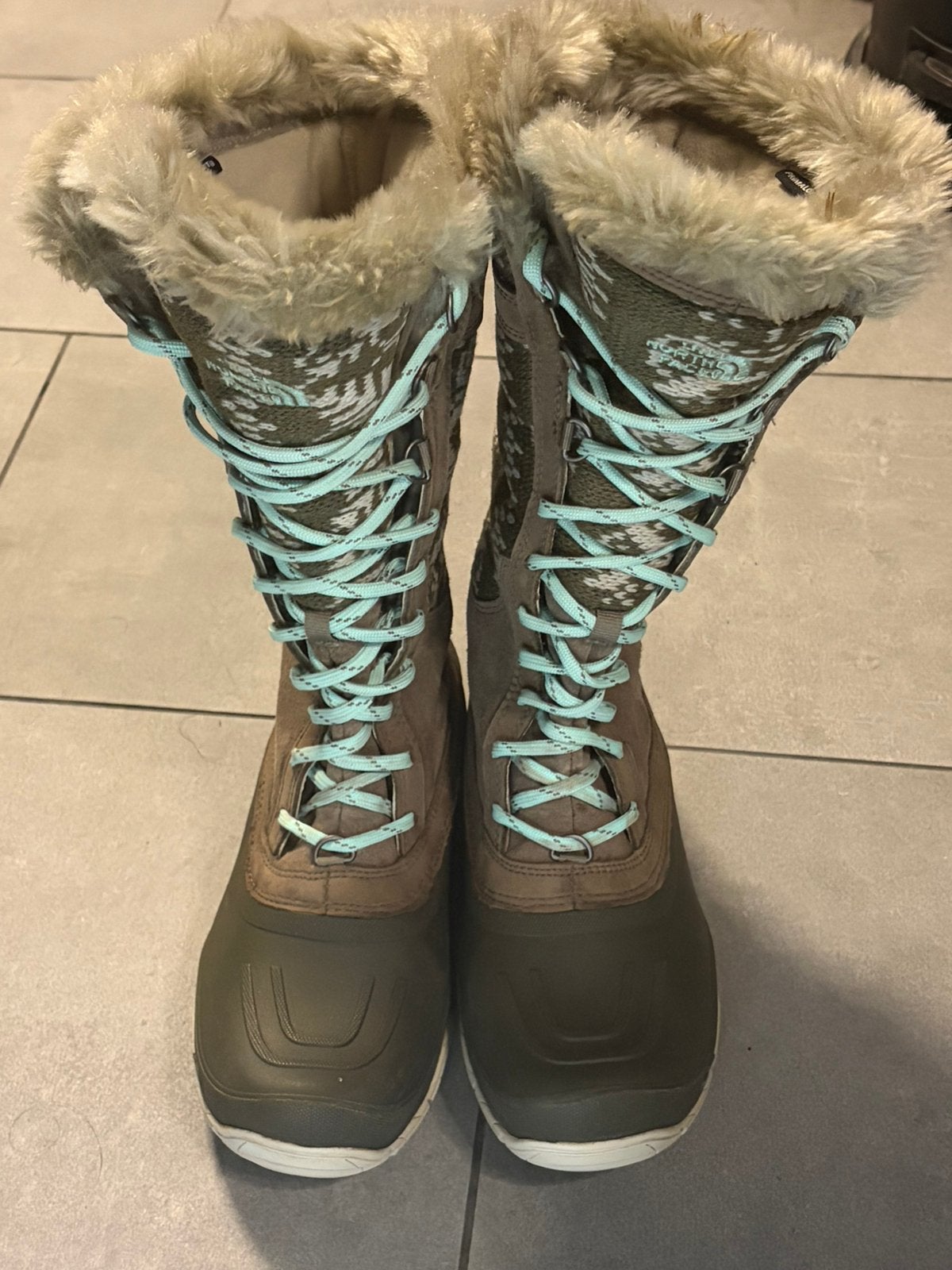 Bottes et raquettes à neige The North Face, Enlèvement, Comme neuf
