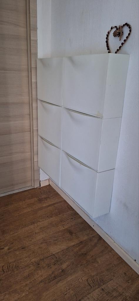 Schoenkastjeq, wandopbergers TRONES ikea, Enlèvement