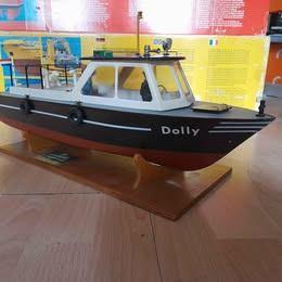 Zeer mooie RC Robbe Dolly Marseille Inc extra s, Hobby & Loisirs créatifs, Modélisme | Bateaux & Navires, Enlèvement, Comme neuf