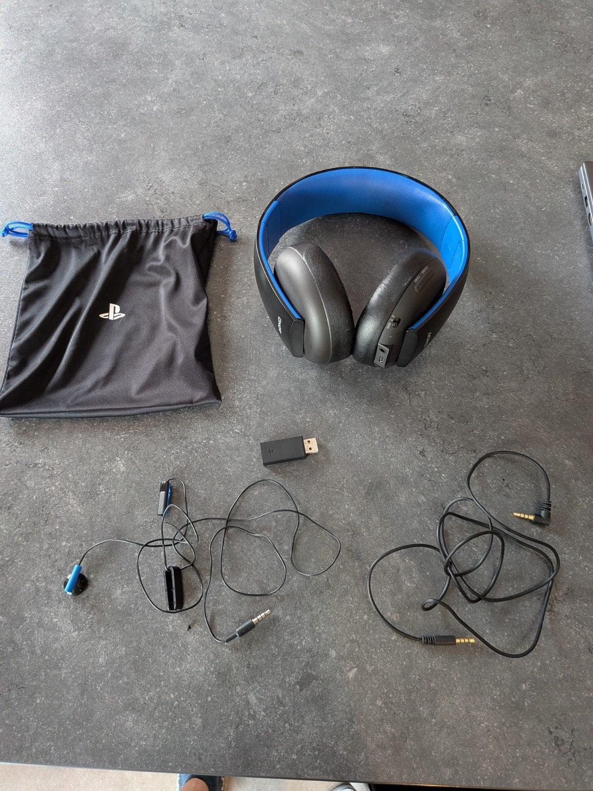 Casque PlayStation, Enlèvement