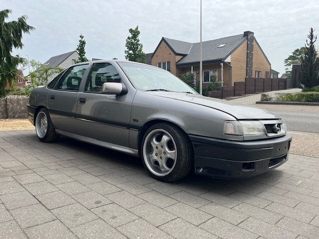 Opel Vectra V6 2.5i *Ancetre* Automatique* Dépôt*, Autos, Opel, Cuir, Argent ou Gris, Achat, 4 portes