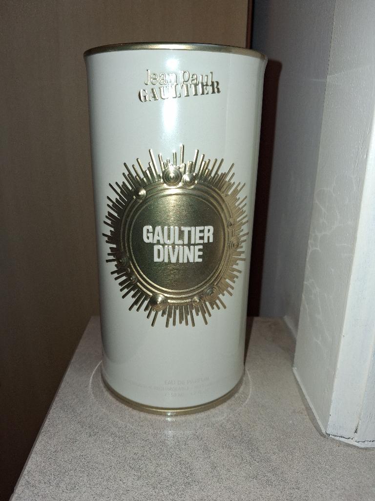 Jean Paul Gaultier Divine Eau de Parfum 50ml NIEUW VERPAKING, Bijoux, Sacs & Beauté, Enlèvement