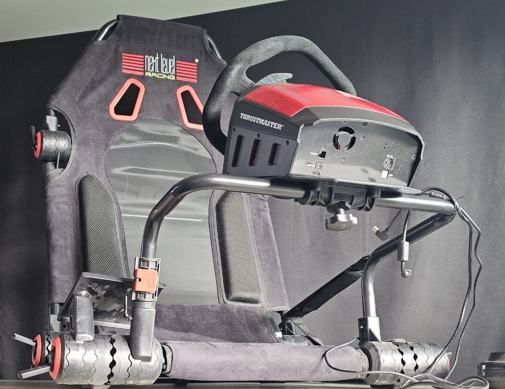 Siège Next Level Racing + volant et pédalier Thrusmaster, Enlèvement, Comme neuf, Playseat ou Siège de jeu