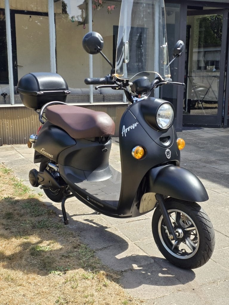 Zeer mooie electrische Scooter Leone Arrow Klasse B, Fietsen en Brommers, Ophalen, Leone, Elektrisch, 50 cc