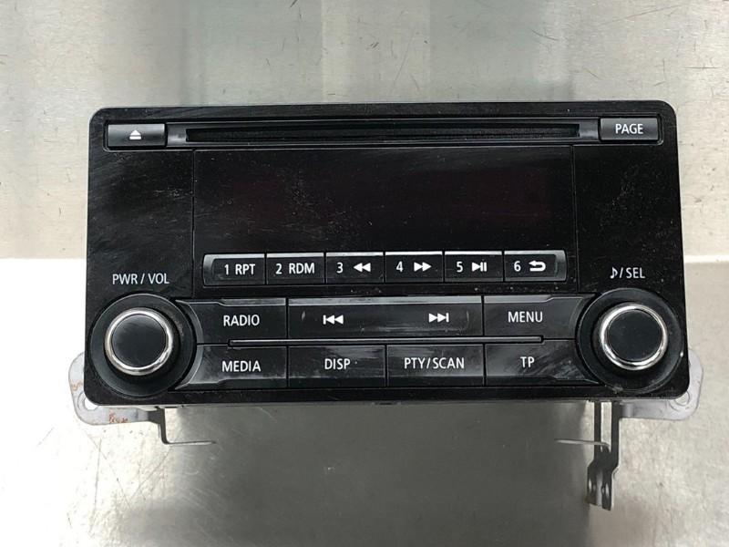 RADIO Mitsubishi ASX (01-2010/03-2023) (|8701A562|), Gebruikt, Mitsubishi
