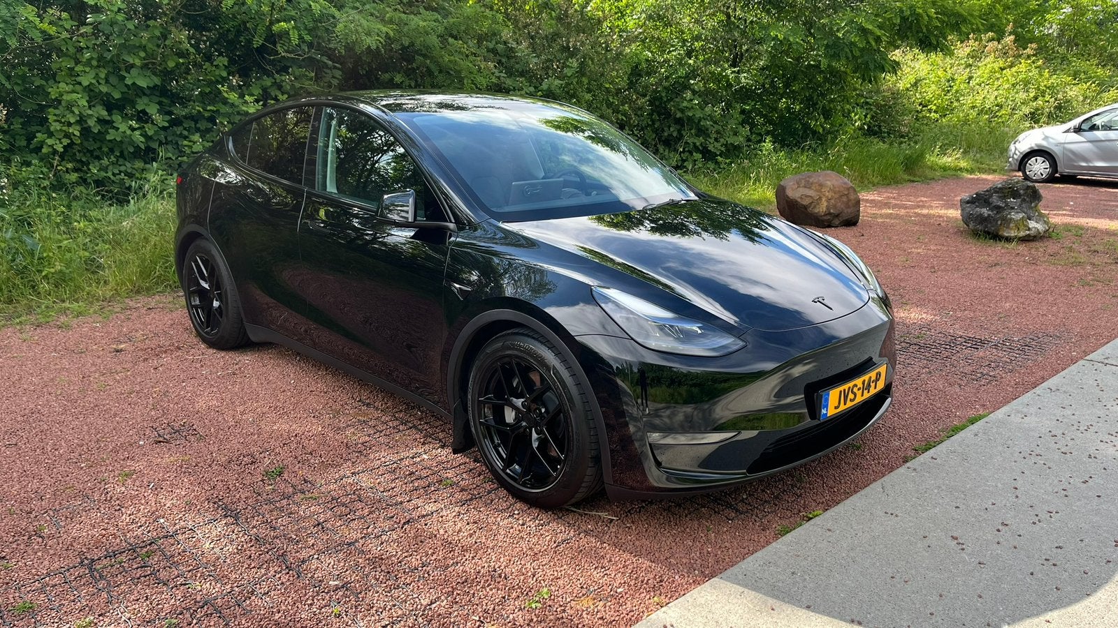 Tesla Model Y Long Range 514pk 12/2022 Borbet,KW, Trekhaak, Automaat, Zwart, 344 kW, Zwart