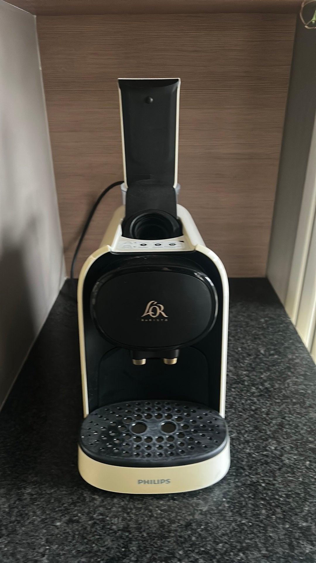 L’or Barista Philips, Réservoir d'eau amovible, Utilisé, Dosettes et capsules de café, 2 à 4 tasses