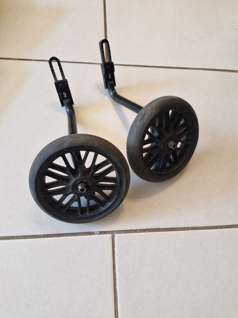STABILISATEURS POUR VELO ENFANT, Enlèvement, Utilisé