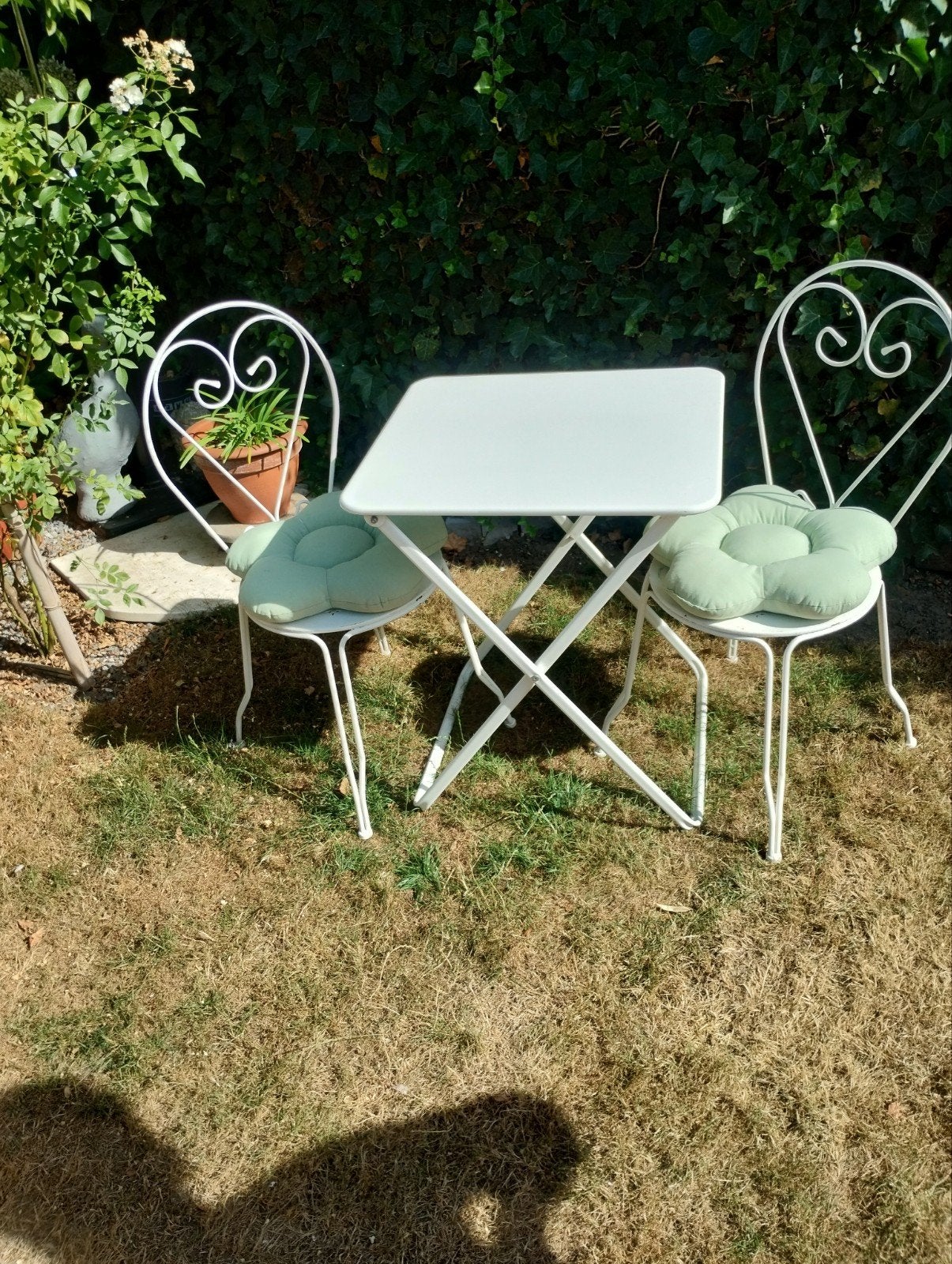 Tuinset (ijzer)  Twee stoelen en tafel, Ophalen