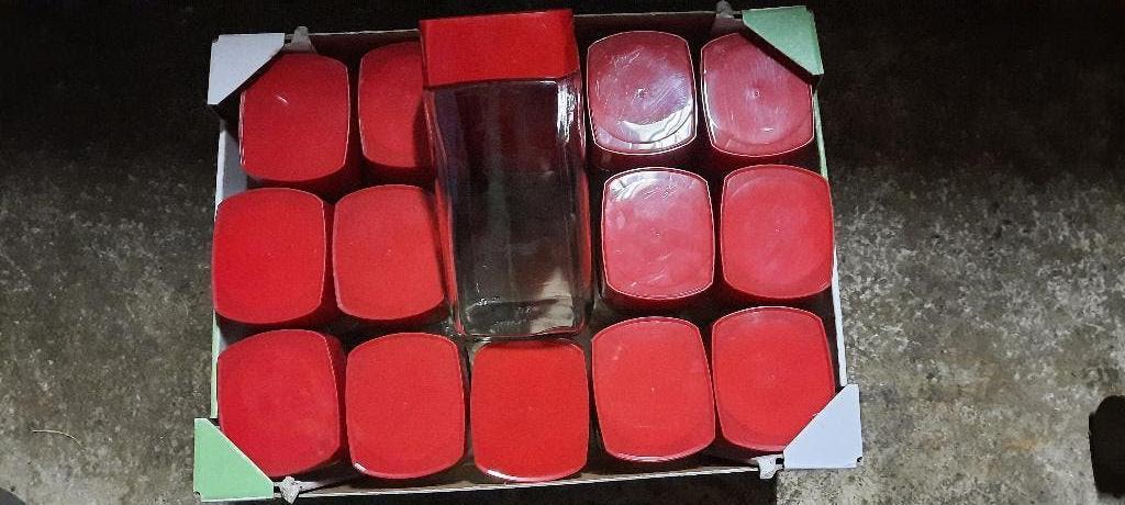 Glazen potjes en bokalen, Ophalen