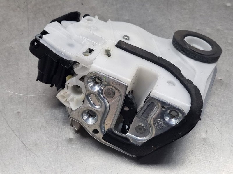 SERRURE DE PORTE RODS AVANT DROIT Suzuki Swift (ZC / ZD), Autos : Pièces & Accessoires, Suzuki-Allee 7
64625  Bensheim, DE, Suzuki Deutschland GmbH