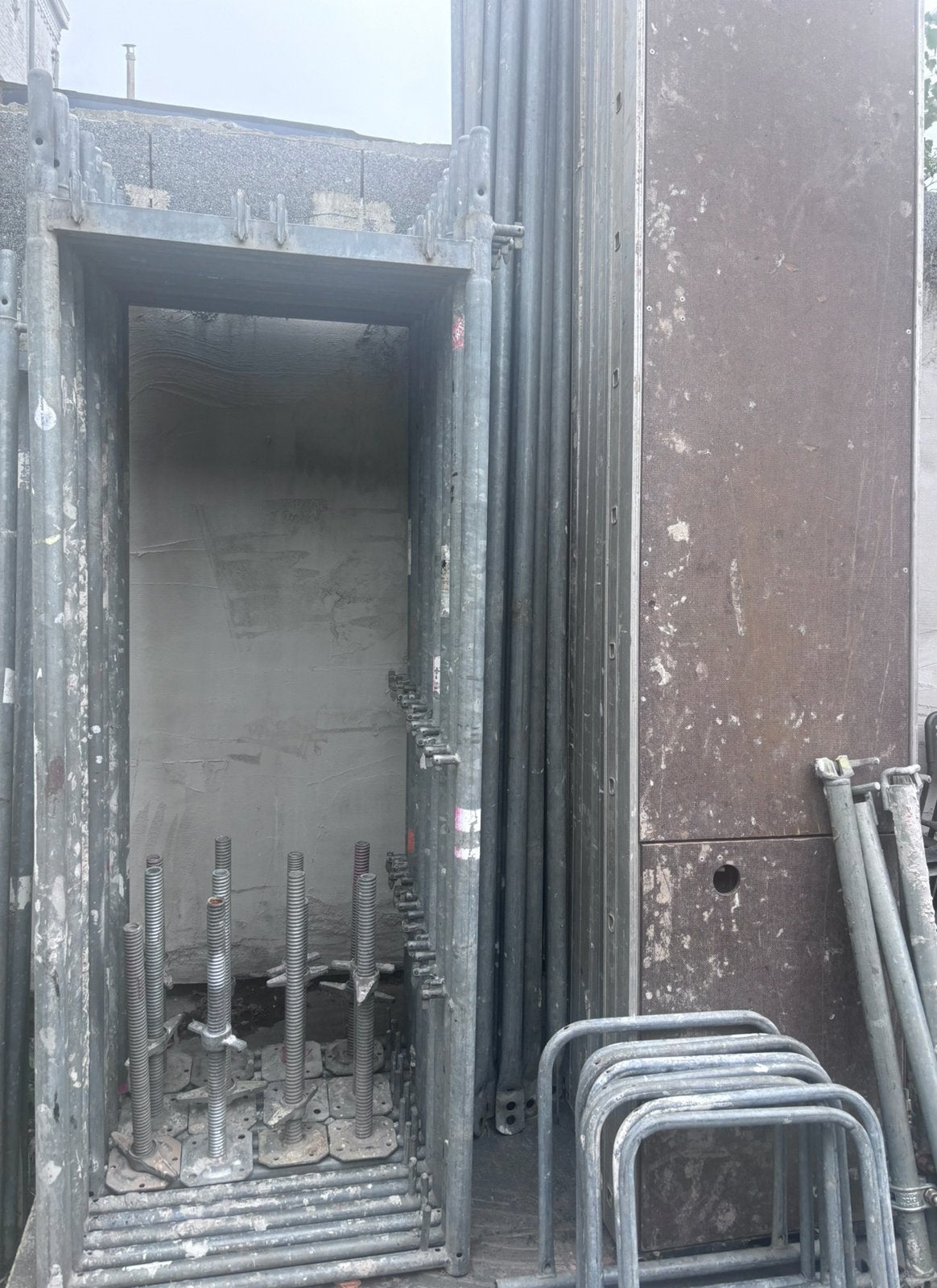 ALTRAD 100m2 steiger, Doe-het-zelf en Bouw, Steigers, Ophalen, Gebruikt