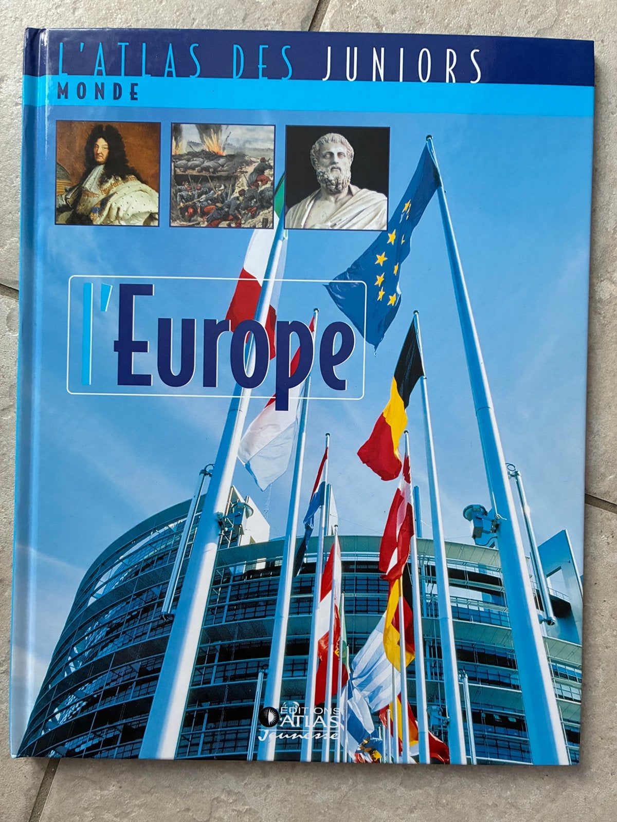 livre documentaire l’Europe  de Peggy Corlin - Atlas des jun, Livres, Enlèvement ou Envoi, Neuf, Autres sujets/thèmes