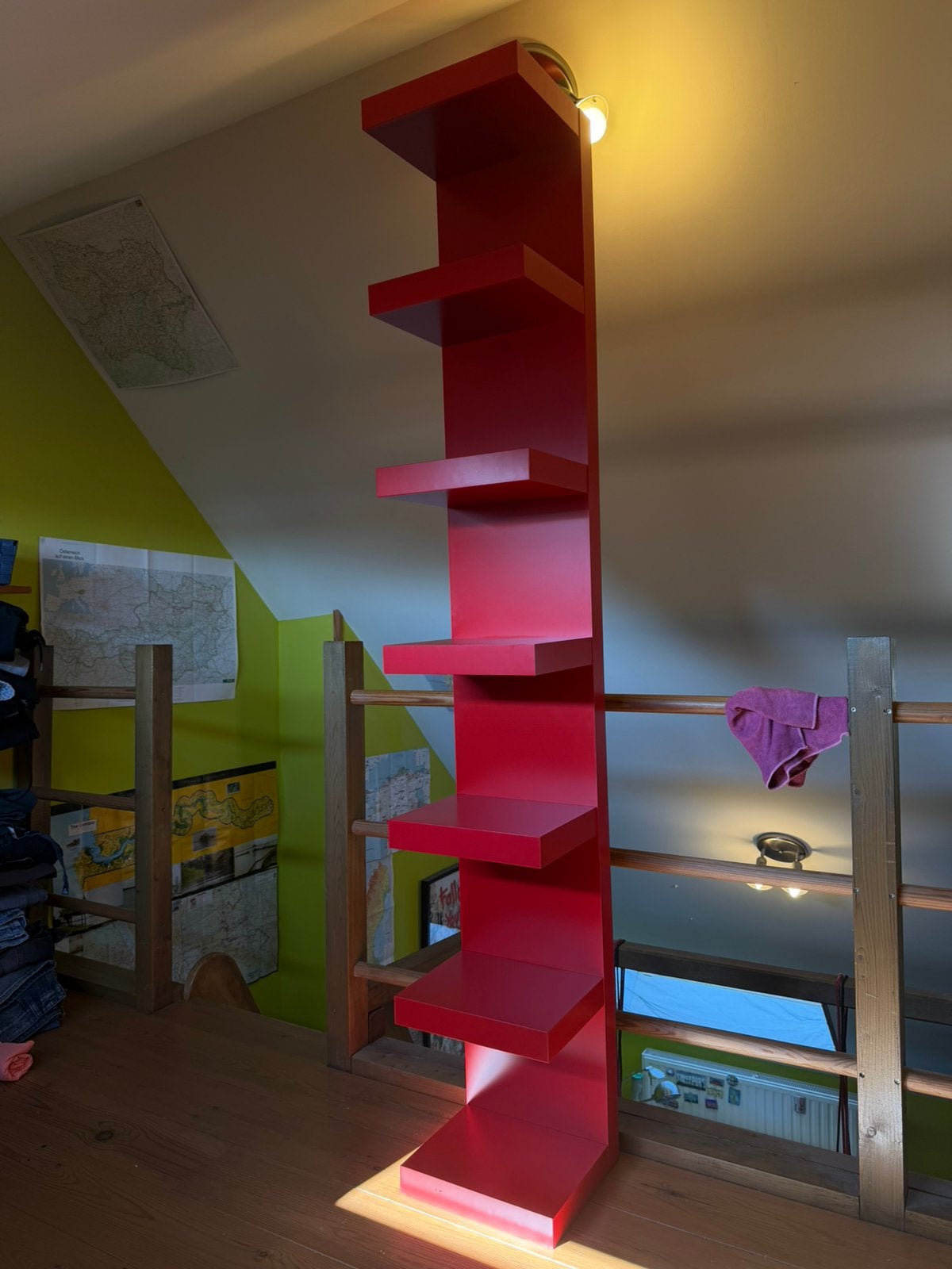 IKEA LACK wandplank rood, 190 cm hoog, Ophalen, Met plank(en), Minder dan 50 cm, Zo goed als nieuw