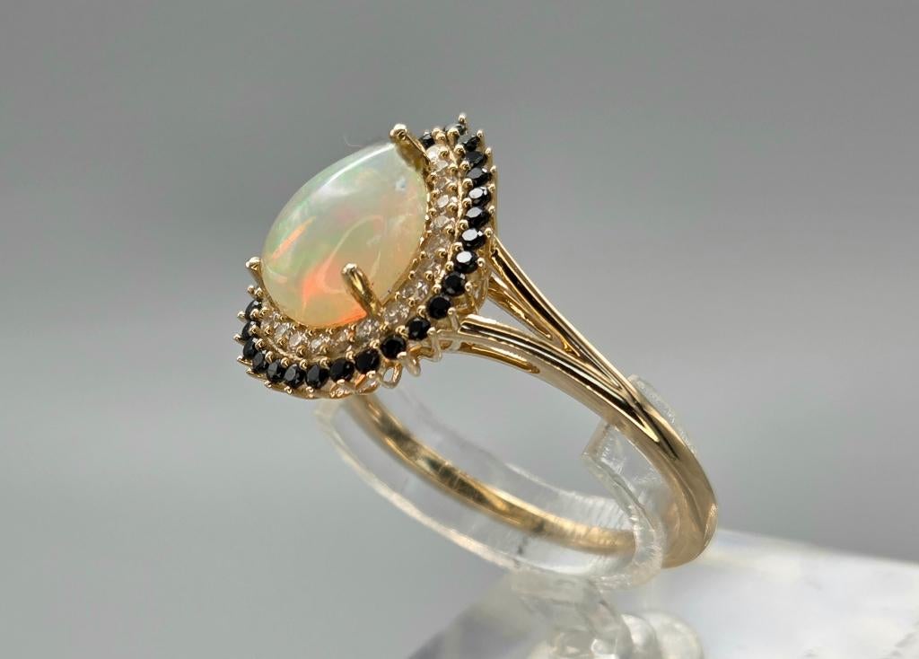 Gouden Vintage ring opaal, onyx en diamant. 2026/286., Overige kleuren, 19 tot 20, Ophalen of Verzenden, Zo goed als nieuw