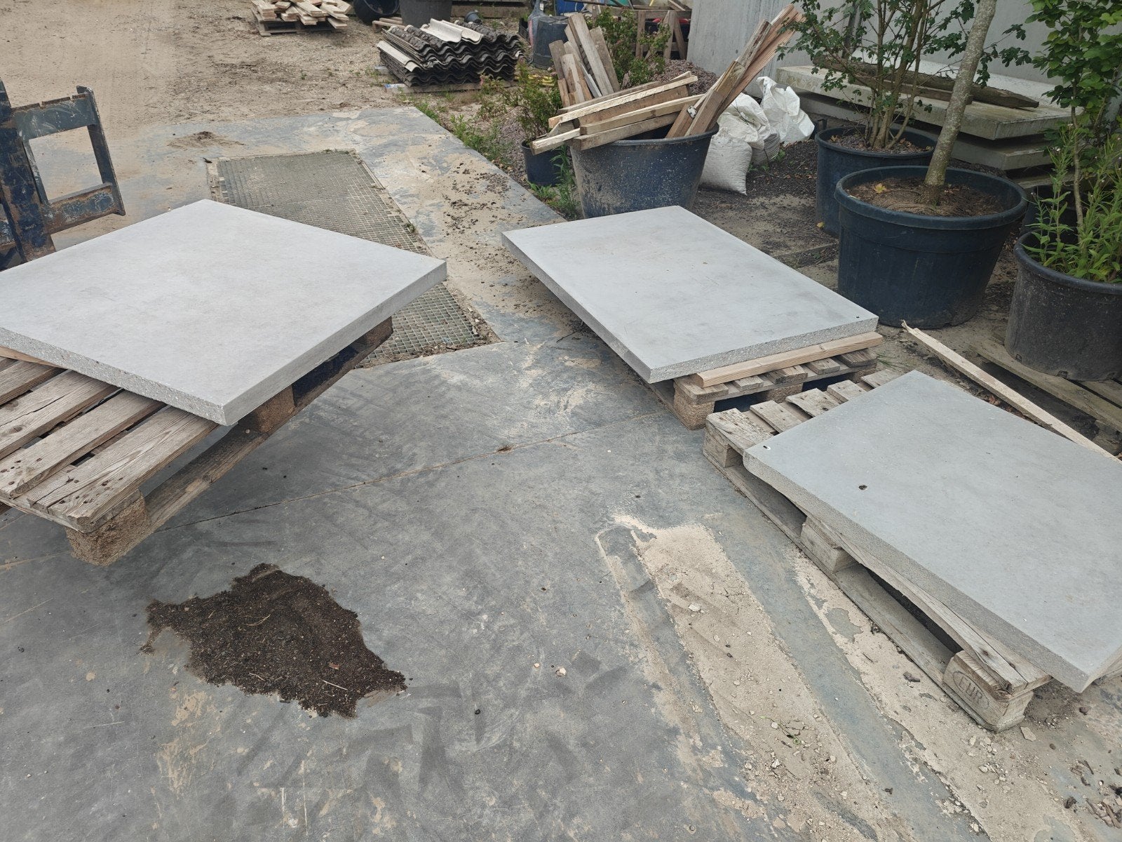 3 betontegels( 6dik)  150euro alles samen, Ophalen