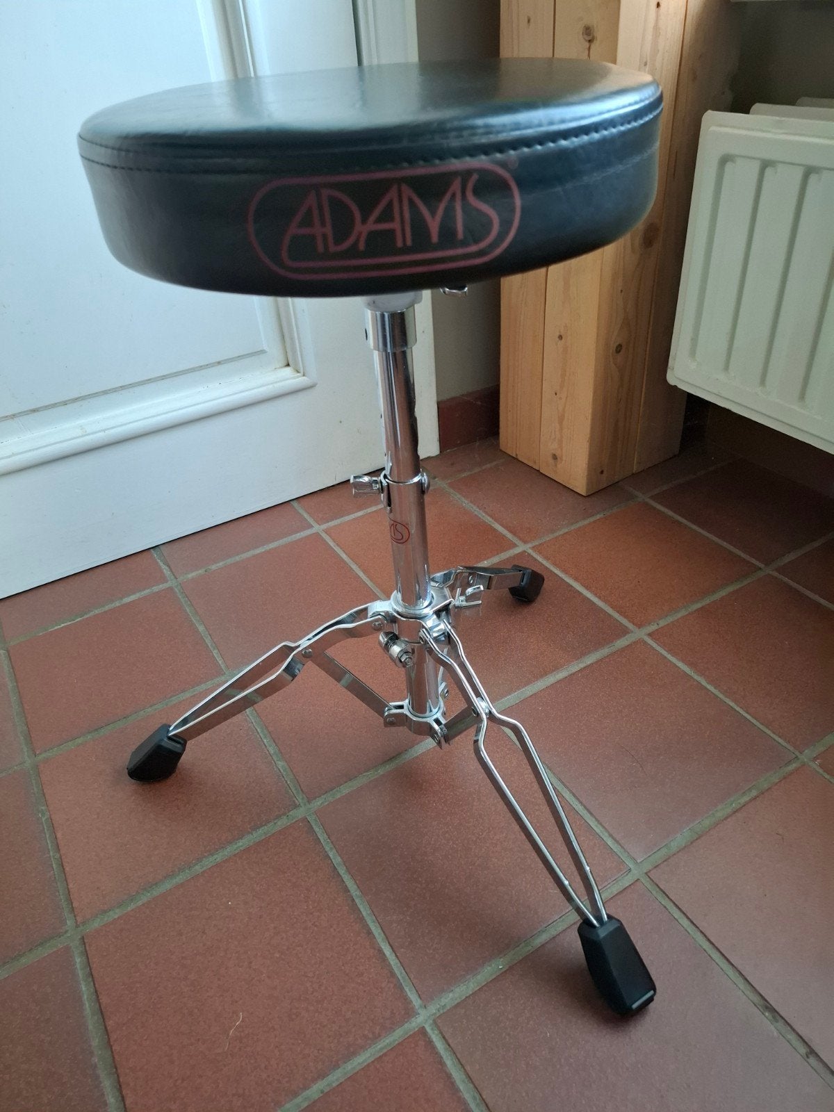 Tabouret de batterie ajustable Adams pour votre batterie à Z, Enlèvement ou Envoi, Comme neuf, Batterie ou Percussions