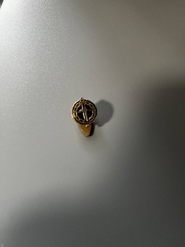 Pins, Collections, Enlèvement