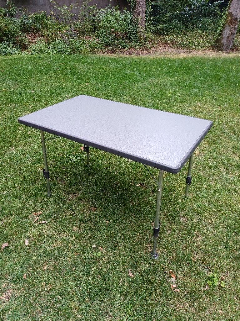 kwalitatieve ruime kampeertafel, Caravans en Kamperen, Kampeermeubelen, Ophalen, Zo goed als nieuw, Campingtafel