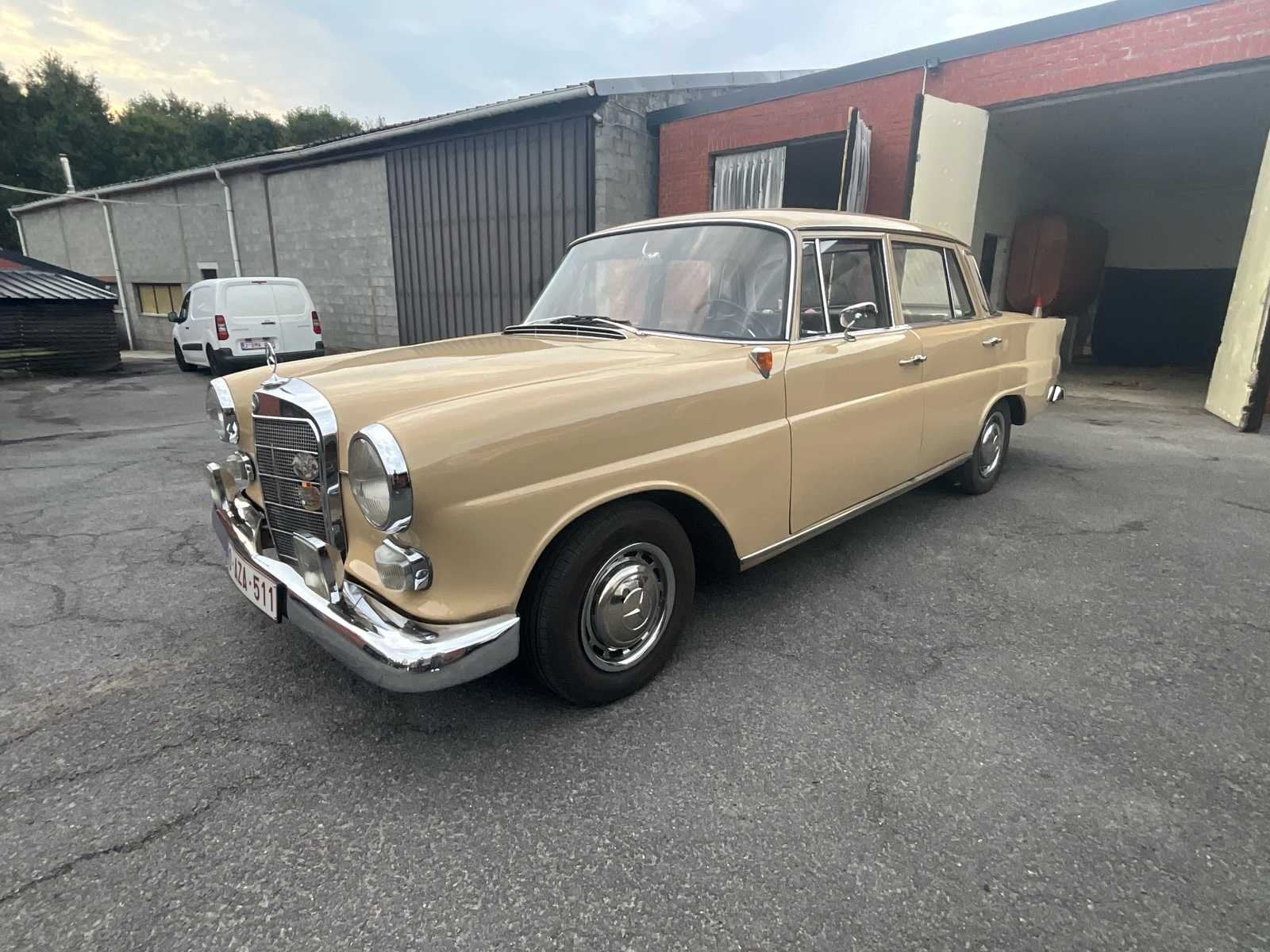 1964 Mercedes-Benz 190 - Oldtimer (uitzondelijke staat), Auto's, Overige brandstoffen, Mercedes-Benz, Bedrijf, Berline
