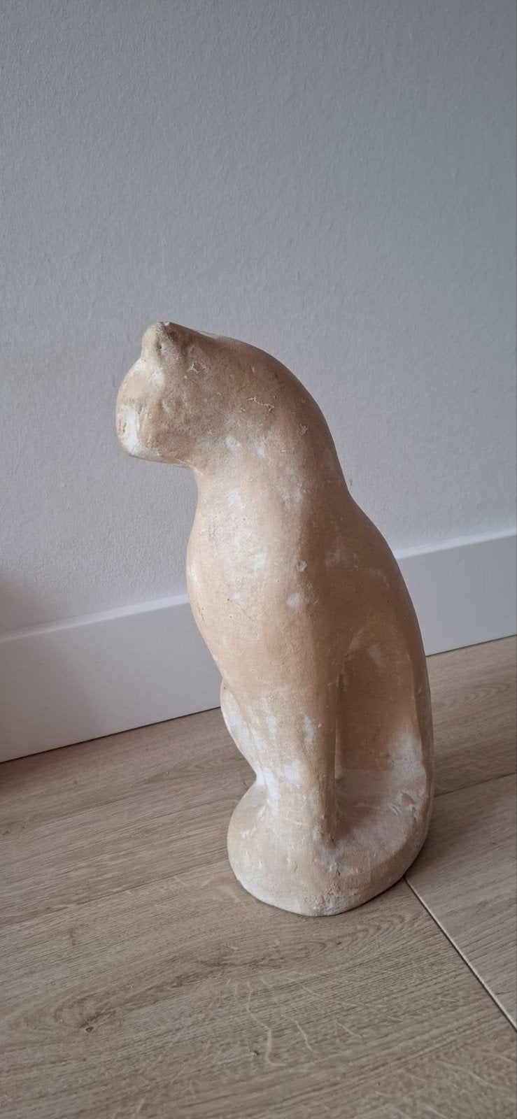 Statue de chat en pierre, Enlèvement