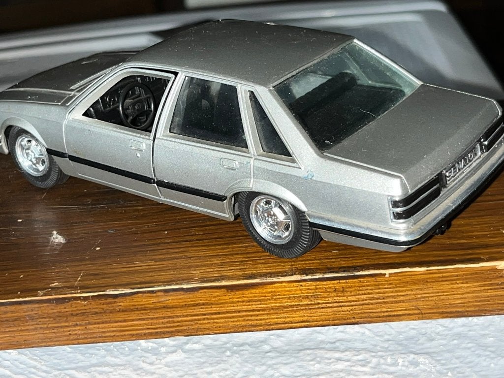 Modelauto Opel Senator, Hobby & Loisirs créatifs, Voitures miniatures | 1:43, Enlèvement ou Envoi, Comme neuf, Voiture, Gama