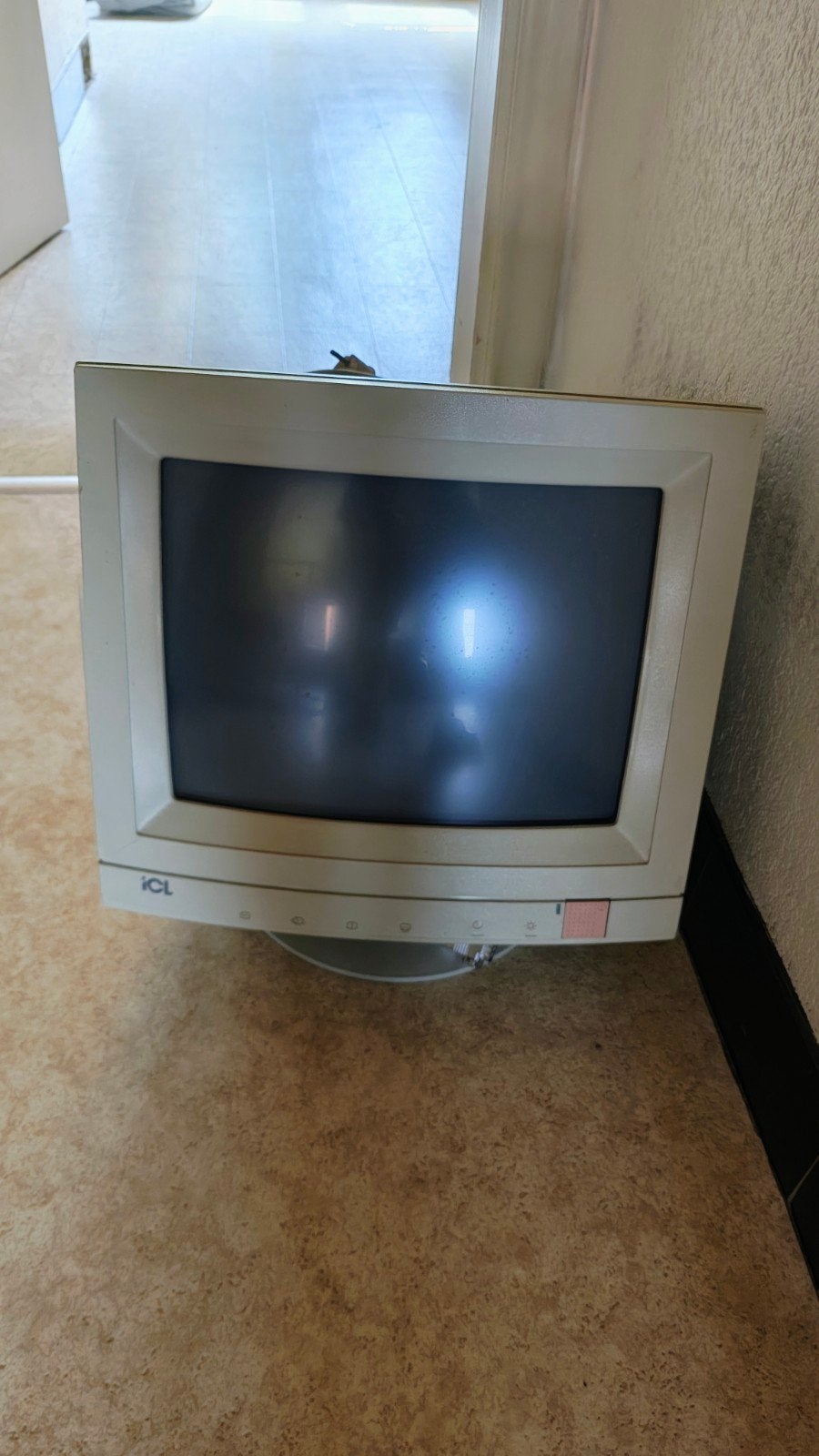 ICL CRT monitor, Ophalen