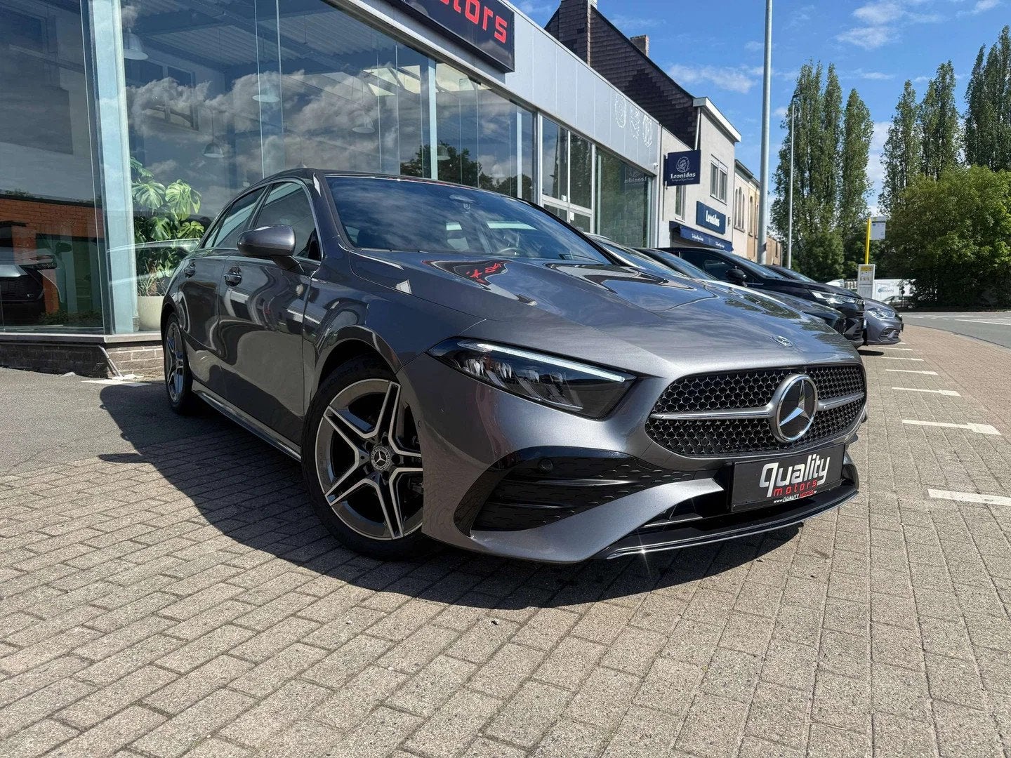 Mercedes-Benz A-CLASS 180 A 180 AMG-PACK / SFEERVERLICHTING, Autos, 100 kW, Achat, Entreprise, Alcantara