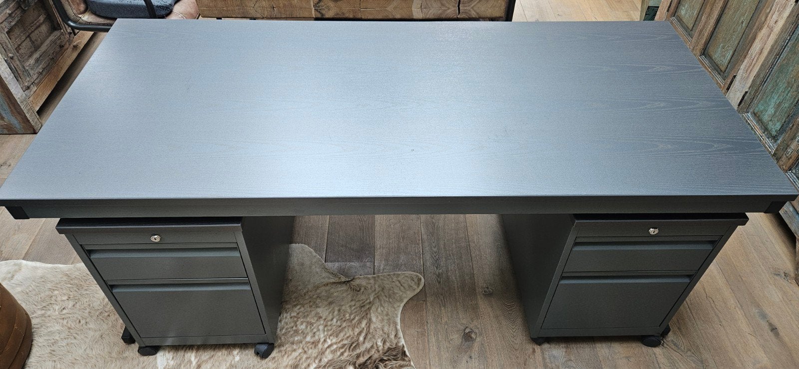 Bureau. Grote industriële metalen bureau met 2 ladenblokken, Ophalen, Gebruikt, Metaal, 81 cm