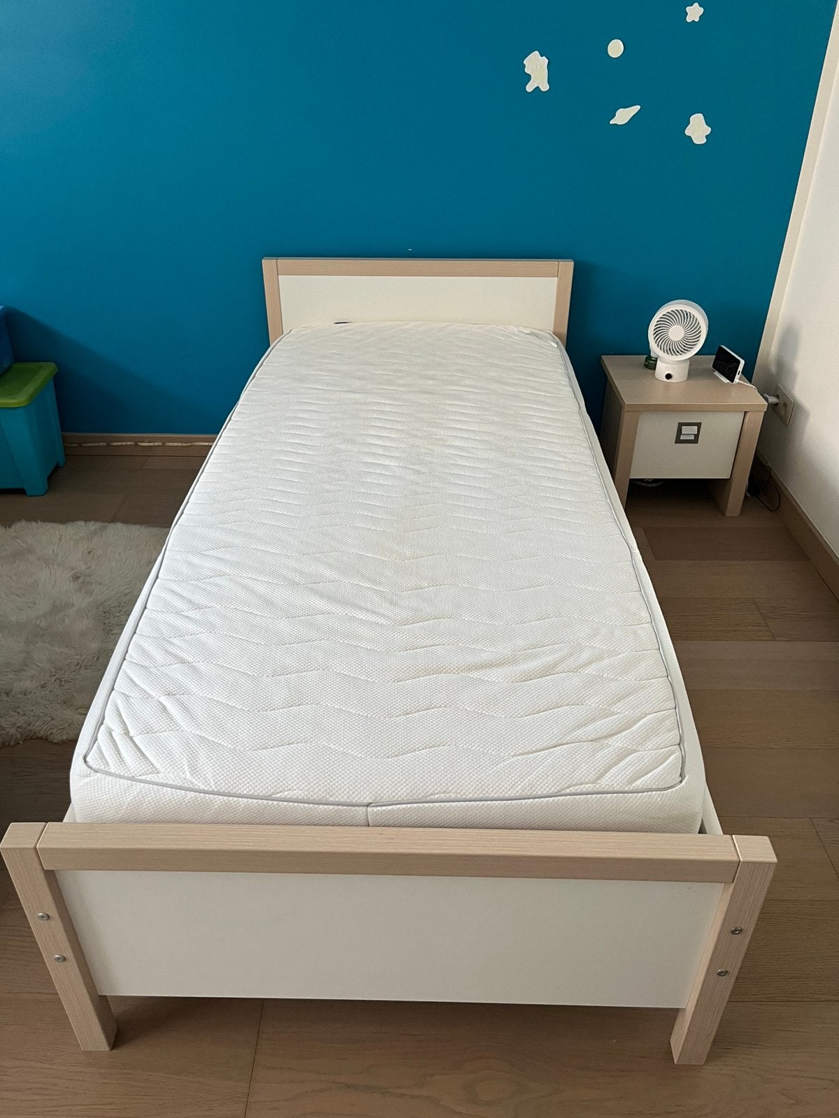Eenpersoonsbed met lattenbodem, matras en nastkastje, 100 cm, 210 cm, Une personne, Enlèvement