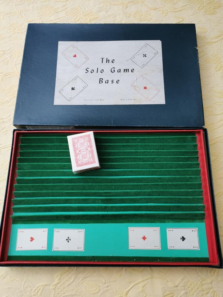 Vintage Patience bord The Solo Game Base - België solitaire., Hobby en Vrije tijd, Ophalen of Verzenden